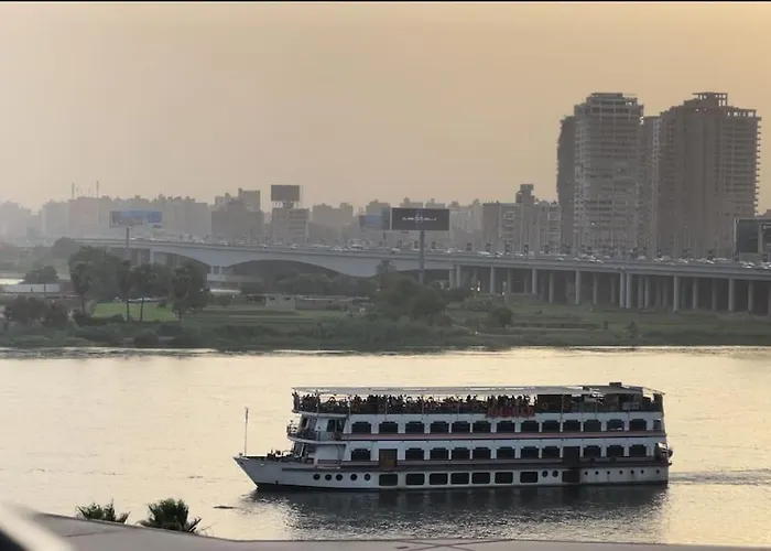 Apartment 3 Bedrooms - Nile View With Delicious Breakfast